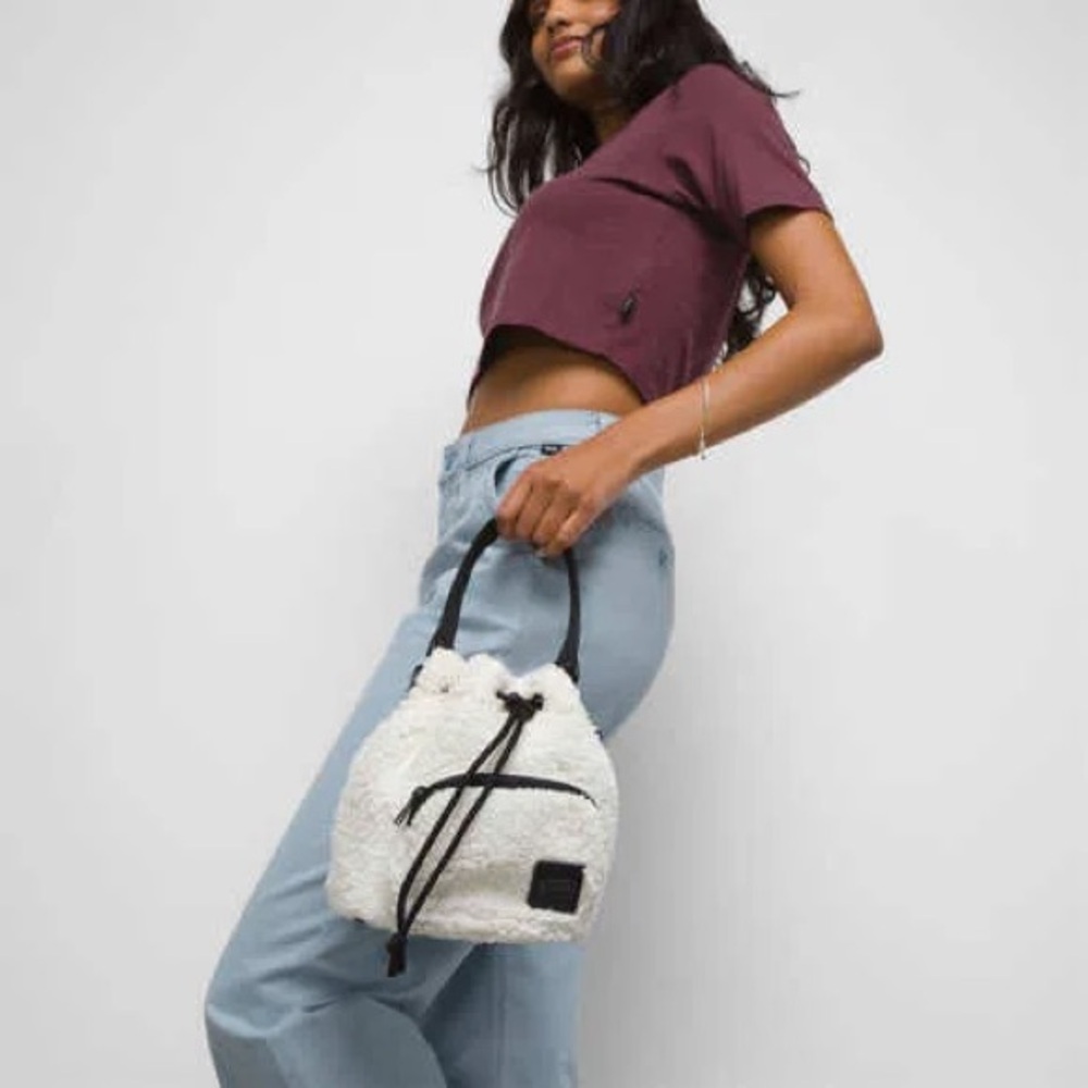 Vans All Around Sherpa Bucket Bag NWT - Picture 2 of 5